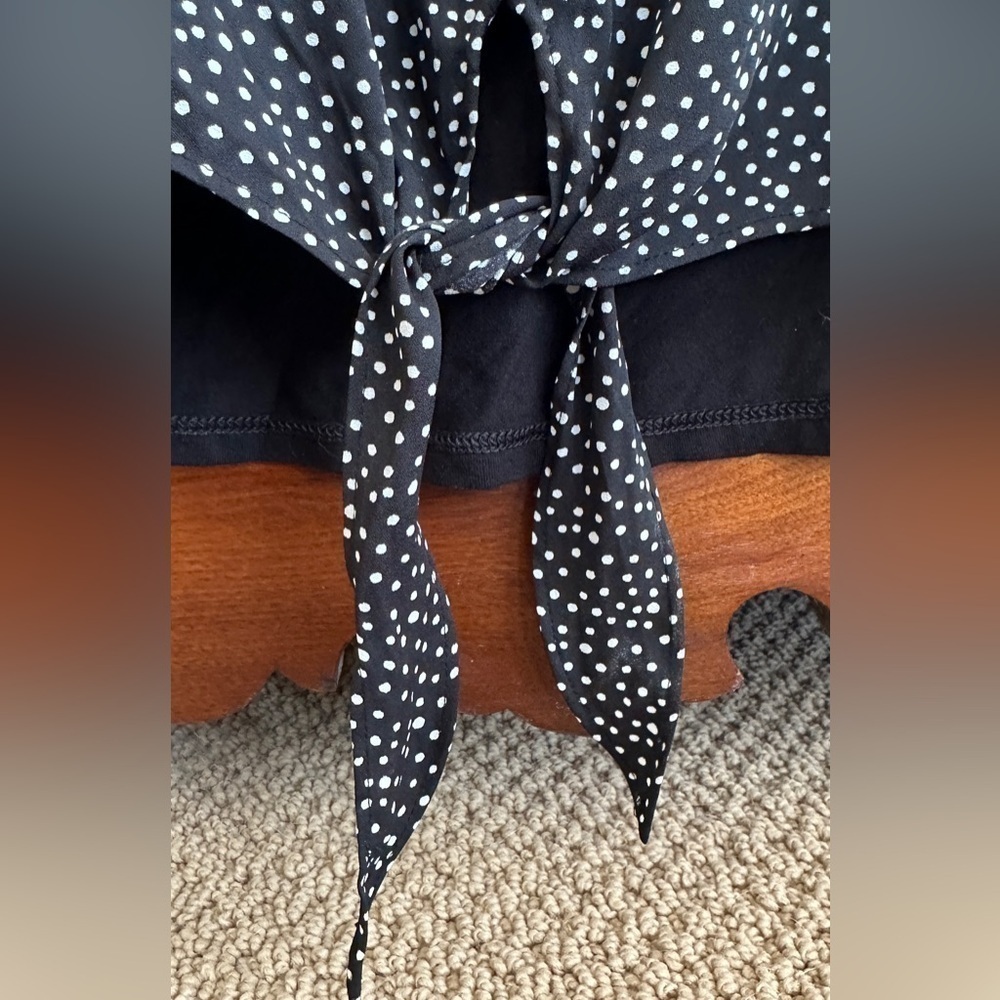 Chico’s polka dot 3/4 sleeve top with tie - Picture 4 of 9